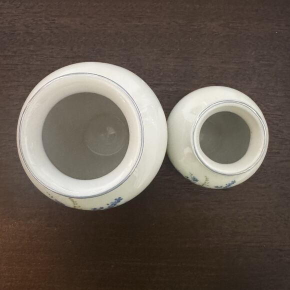 Forget Me Not Floral Porcelain Vase 2 Vases Blue White Floral Bouquet Home Decor - Picture 13 of 15